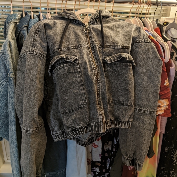 Cropped Urban Outfitters Denim Jacket - Picture 3 of 4
